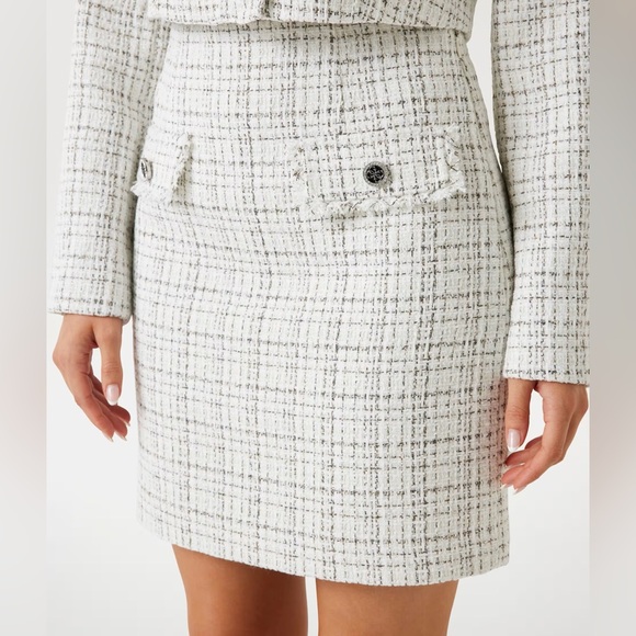 Guess white tweed/boucle mini skirt - Picture 4 of 13
